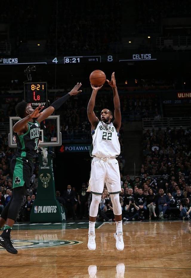 NBA雄鹿加时争议罚球绝杀凯尔特人终结六连胜登顶东部引热议
